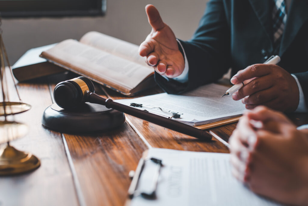 Despacho de abogados en Madrid ofreciendo asesoría legal personalizada en derecho penal y extranjería