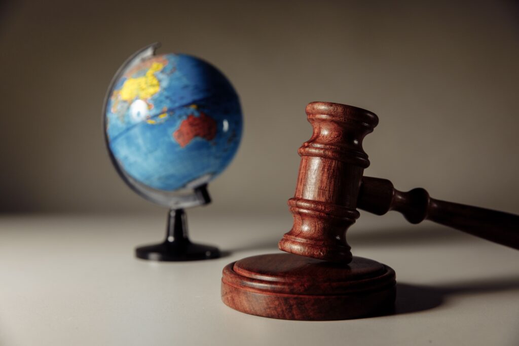 Abogado de extranjería en Madrid con asesoría legal internacional y experiencia en derecho